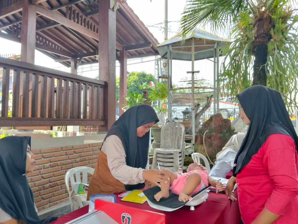 Posyandu Anggrek Dusun Sukorejo Sukses Digelar, 90 Peserta Hadir dan Terima PMT Sehat