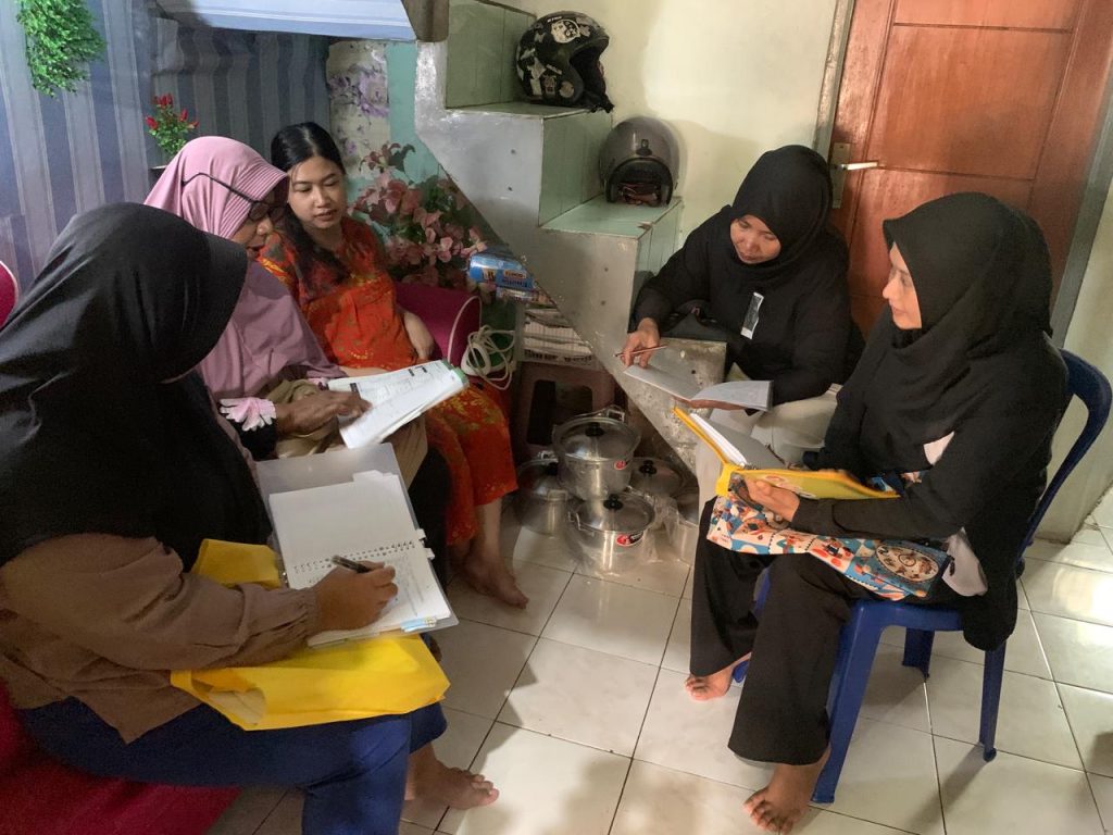 Bidan Desa dan Kader Kesehatan Lakukan Kunjungan Bumil di Dusun Sukorejo Desa Karangjati